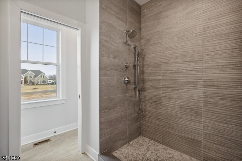 16 Holcombe Grove Rd
