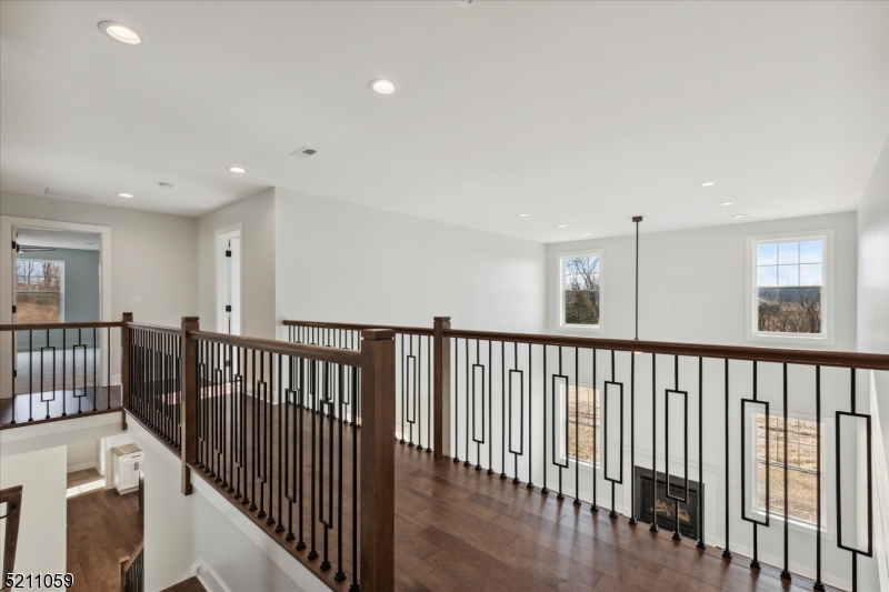 16 Holcombe Grove Rd