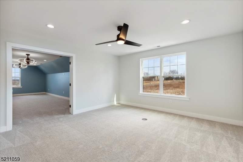 16 Holcombe Grove Rd