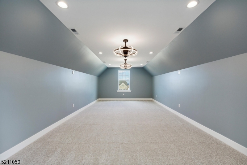 16 Holcombe Grove Rd