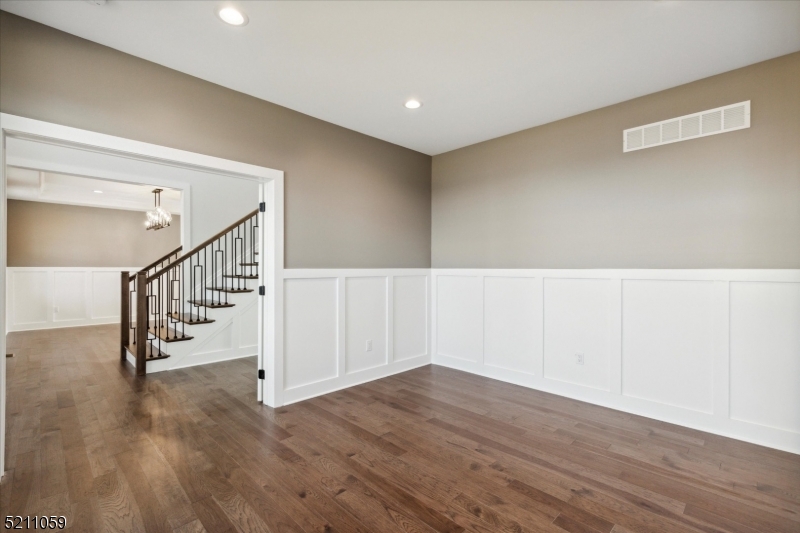 16 Holcombe Grove Rd