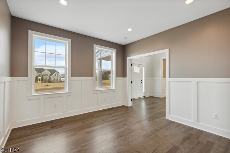 16 Holcombe Grove Rd