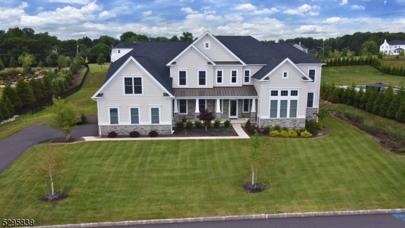 15 Roxbury Rd