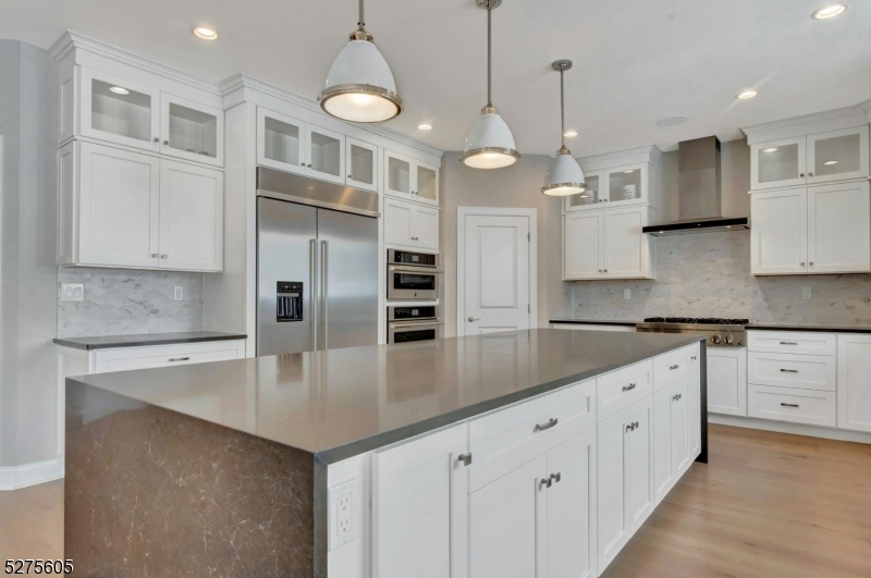 15 Roxbury Rd