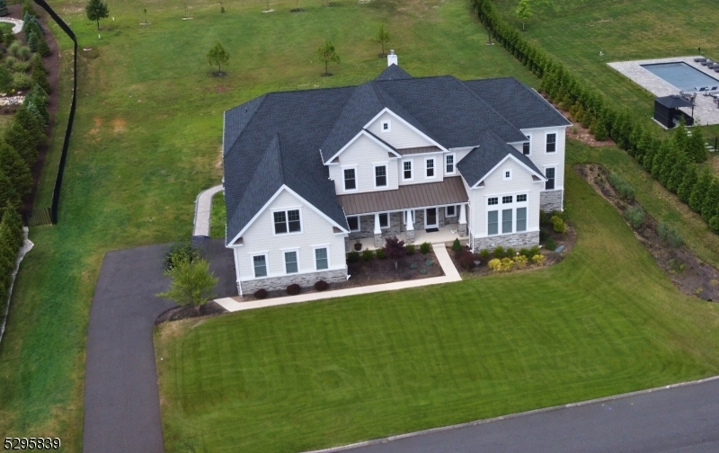 15 Roxbury Rd