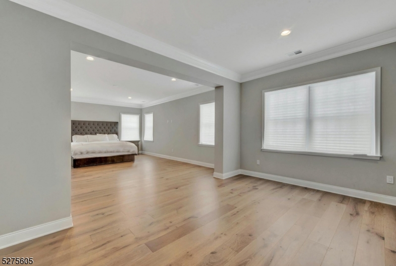 15 Roxbury Rd