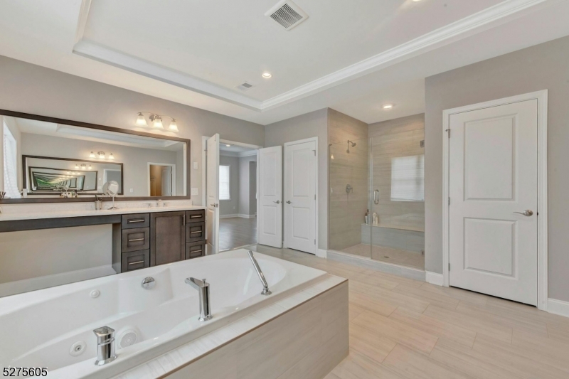 15 Roxbury Rd