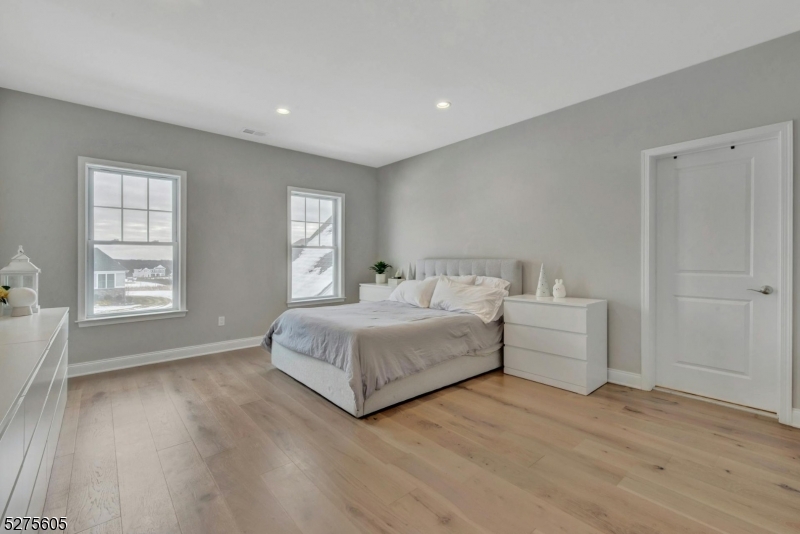 15 Roxbury Rd