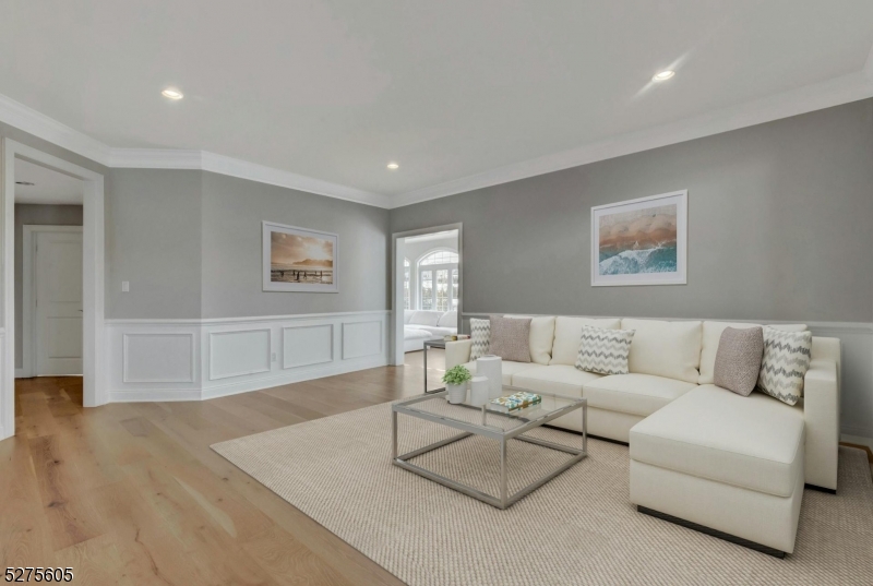 15 Roxbury Rd