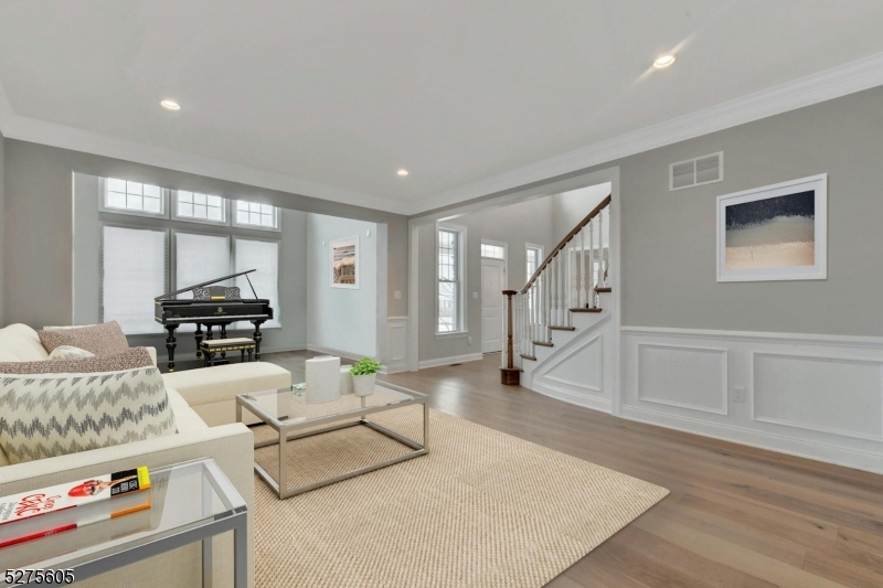 15 Roxbury Rd