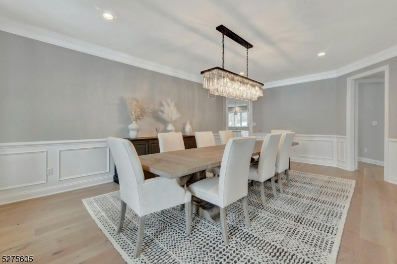 15 Roxbury Rd