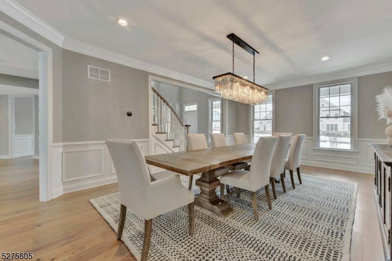 15 Roxbury Rd