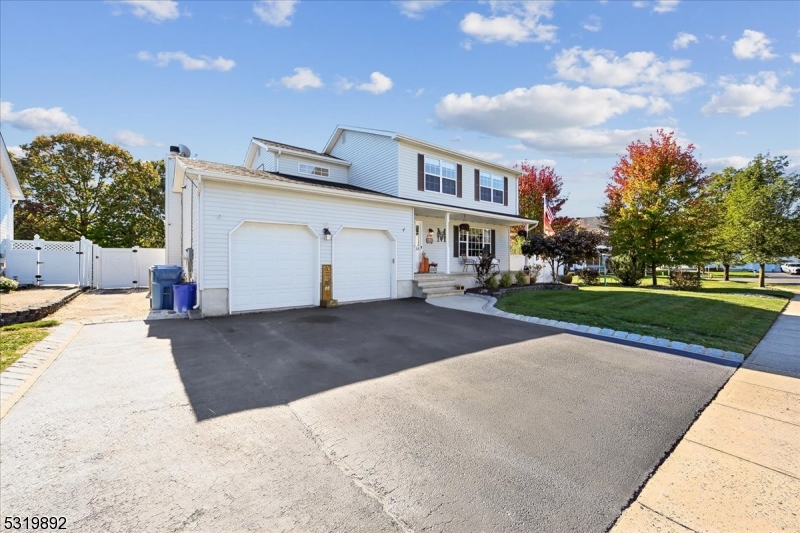33 Bronia St
