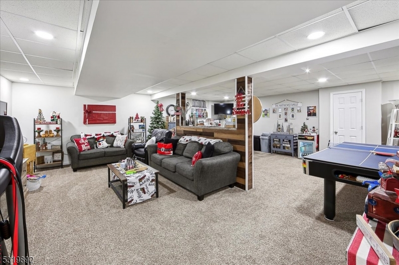 33 Bronia St