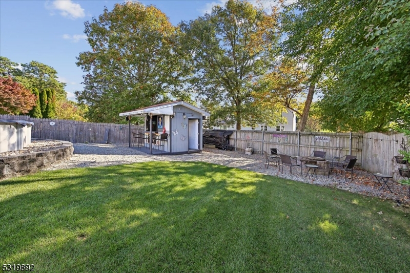 33 Bronia St