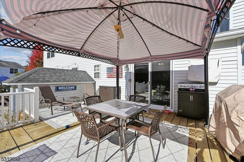 33 Bronia St