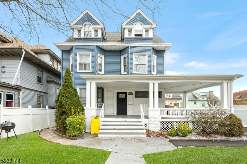 100 N Munn Ave