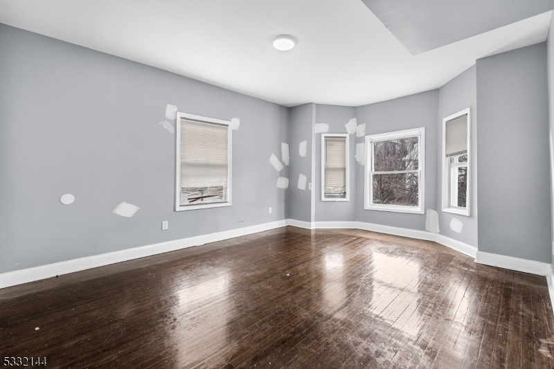 100 N Munn Ave