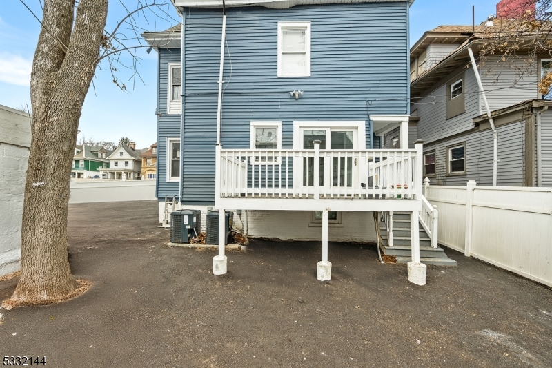 100 N Munn Ave