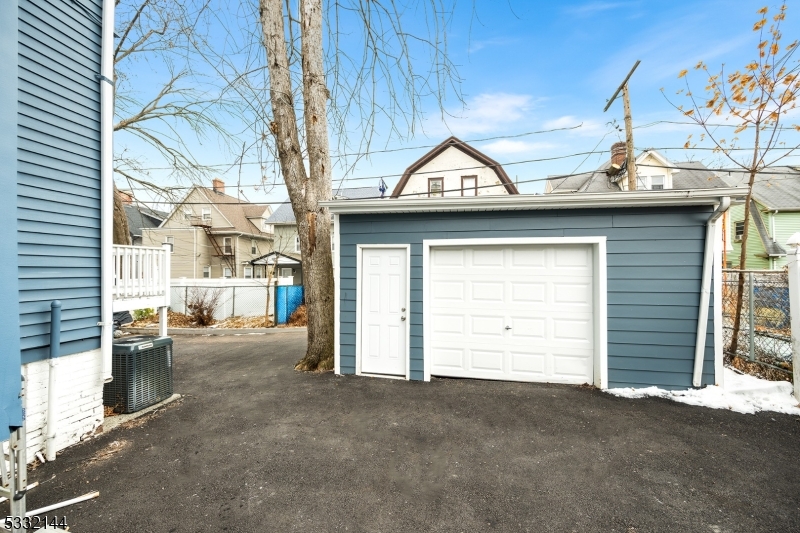 100 N Munn Ave