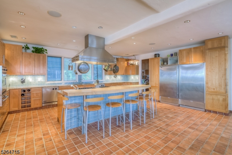12 Chelsea Dr