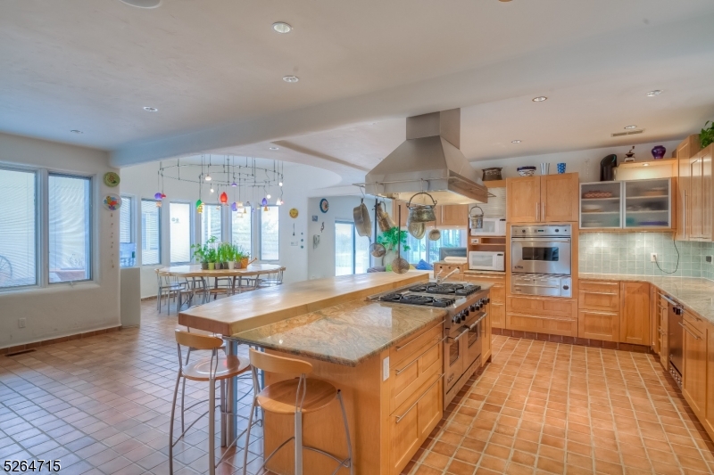 12 Chelsea Dr