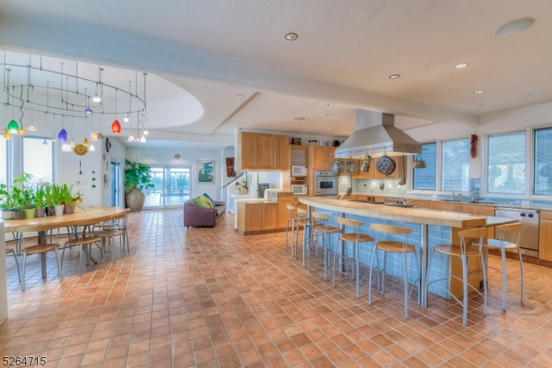 12 Chelsea Dr