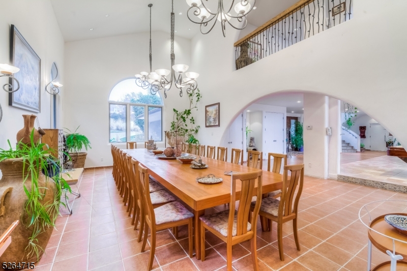 12 Chelsea Dr