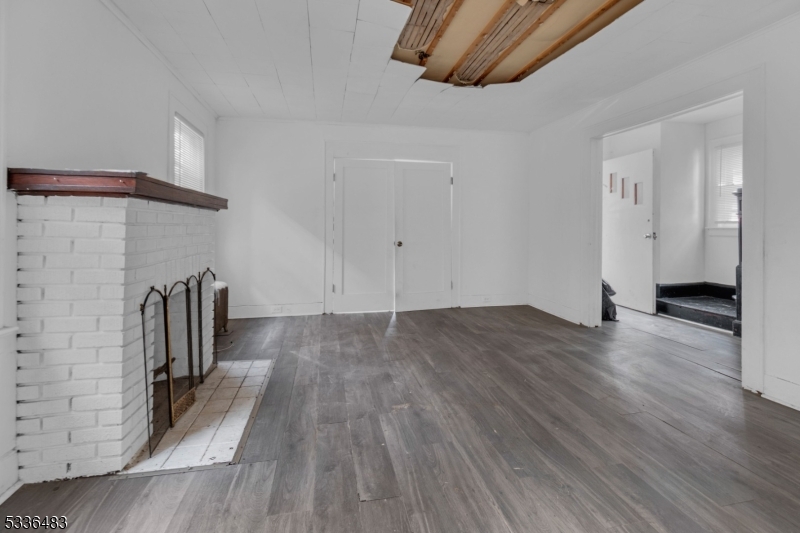 184 Sunset Ave