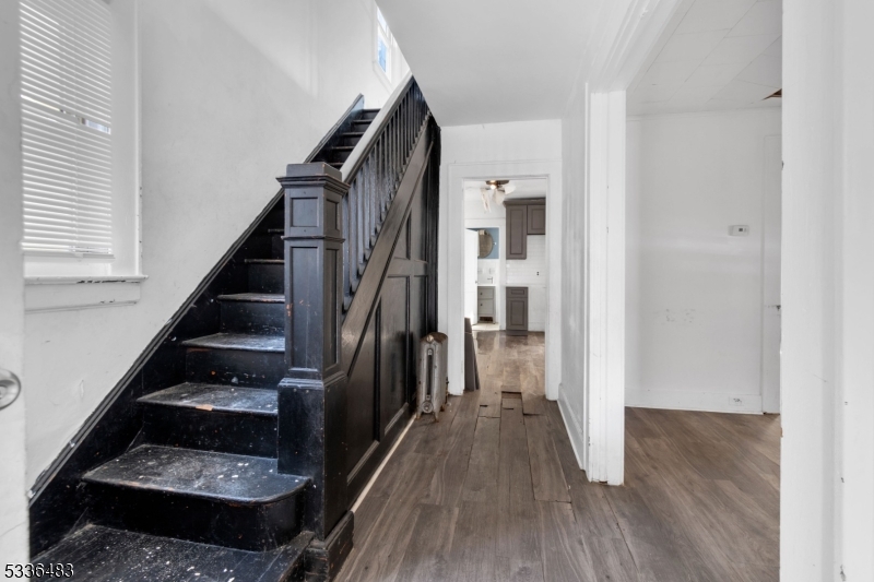 184 Sunset Ave
