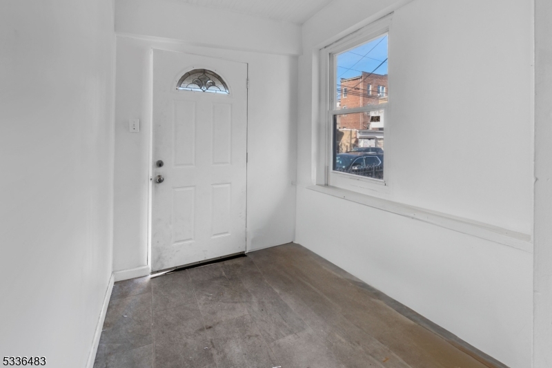 184 Sunset Ave