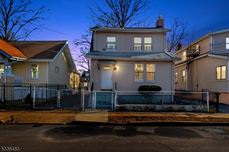 184 Sunset Ave