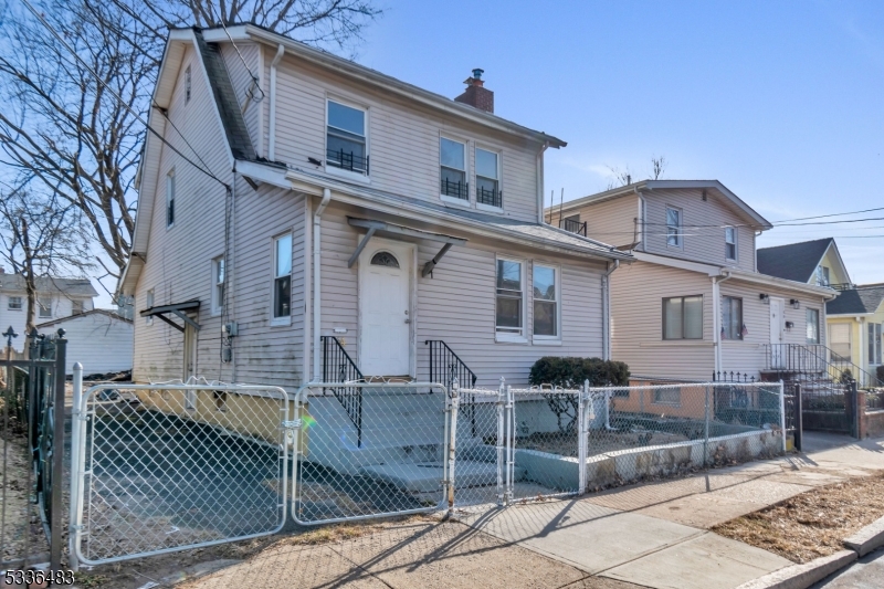 184 Sunset Ave