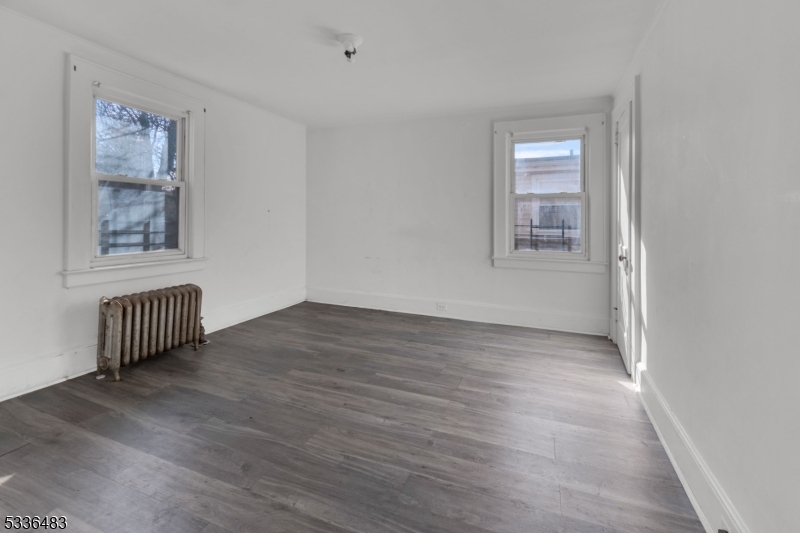 184 Sunset Ave