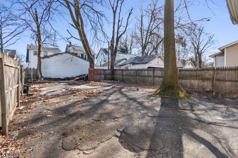 184 Sunset Ave