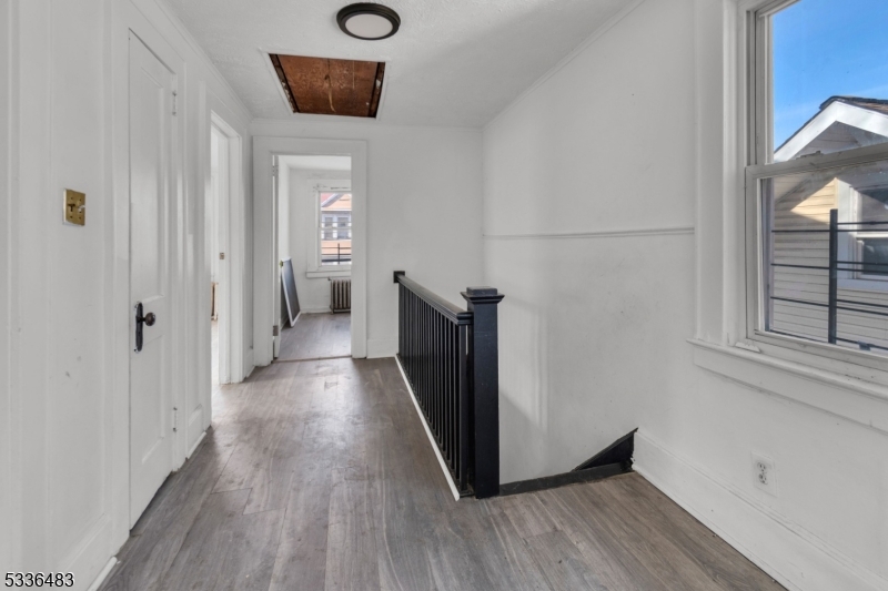 184 Sunset Ave