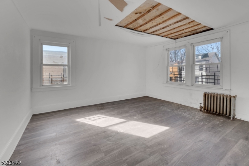 184 Sunset Ave