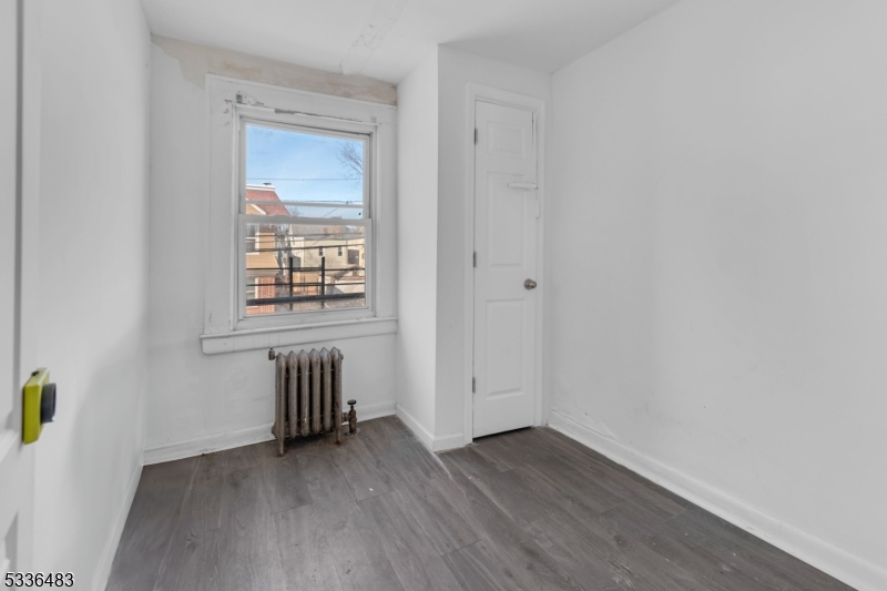 184 Sunset Ave