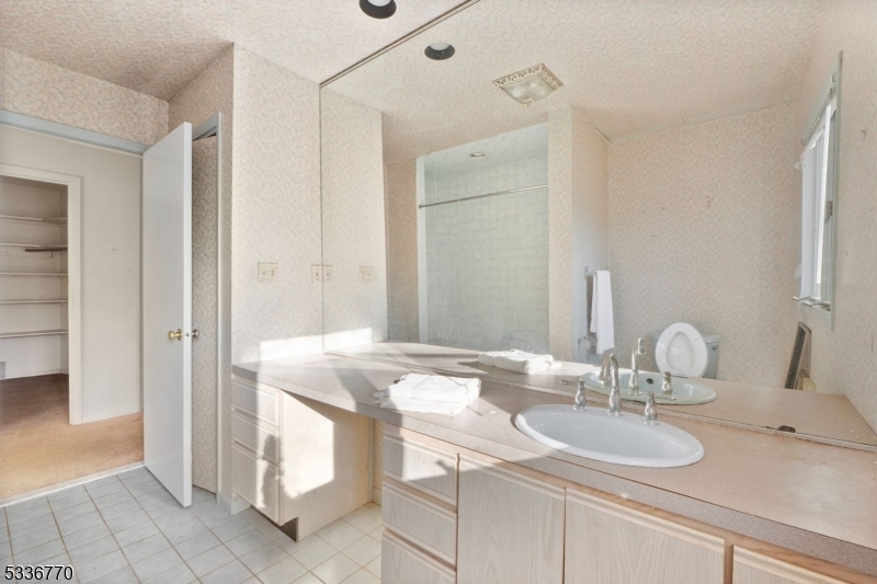 20 Hidden Glen Rd