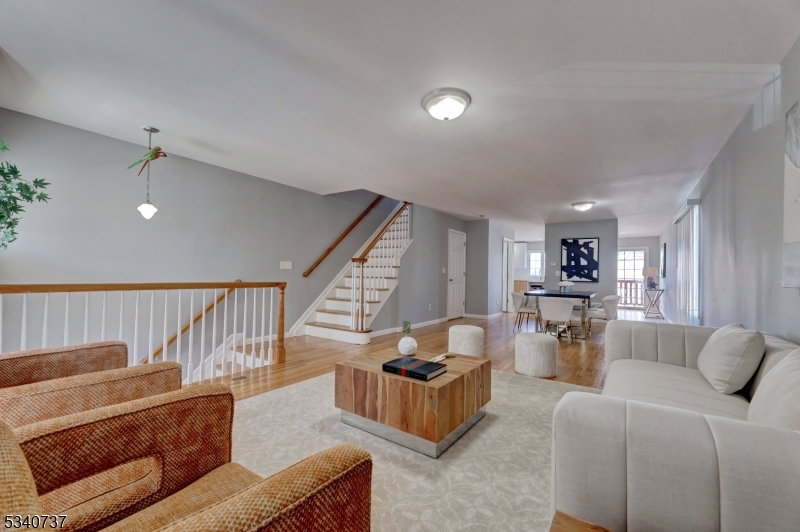 115 Macarthur Ave
