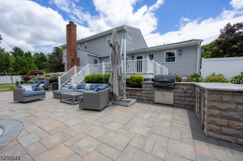 18 Marguerite Ln