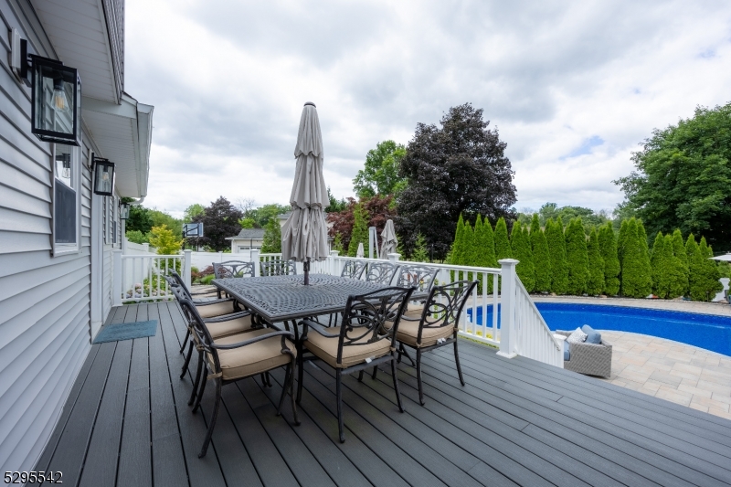 18 Marguerite Ln