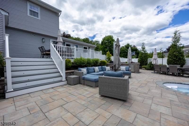 18 Marguerite Ln