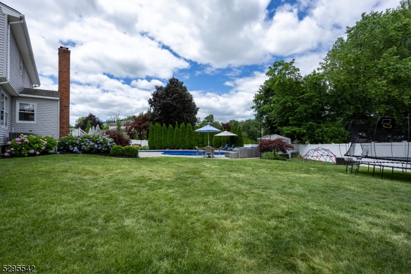 18 Marguerite Ln