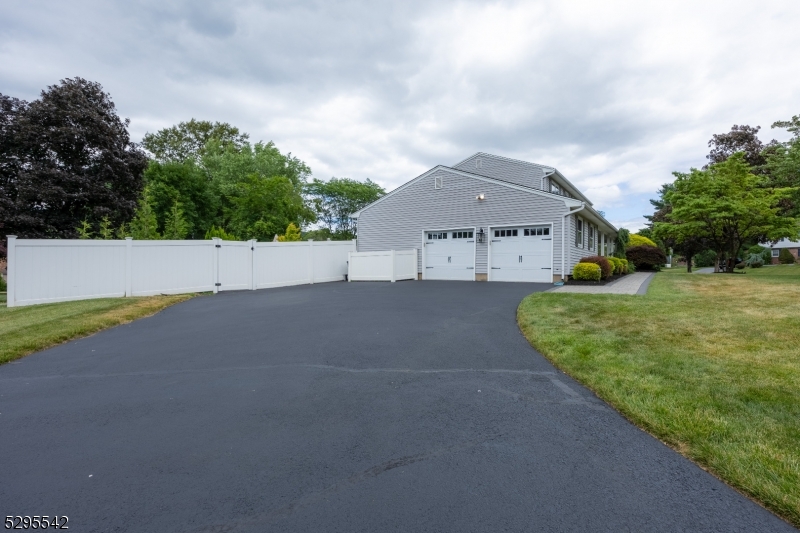 18 Marguerite Ln
