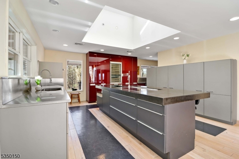 40 Fernwood Rd