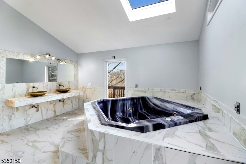 40 Fernwood Rd