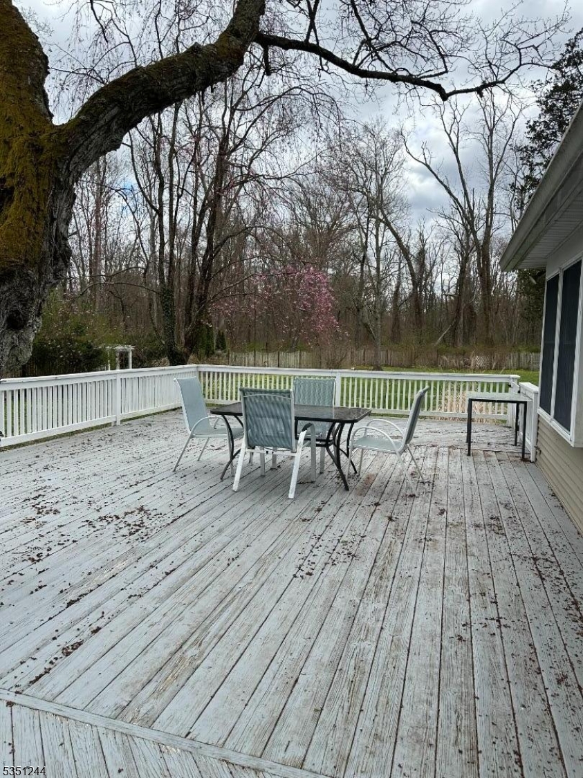 213 Liberty Corner Rd