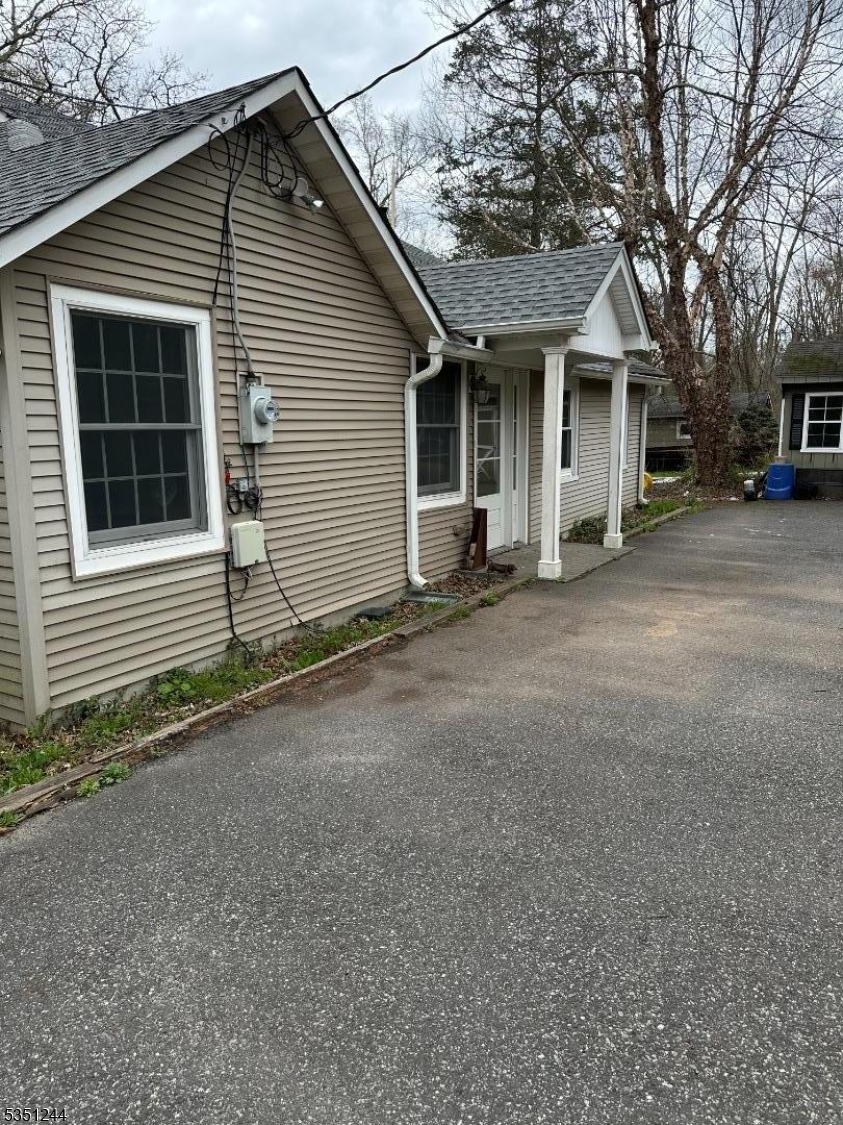 213 Liberty Corner Rd