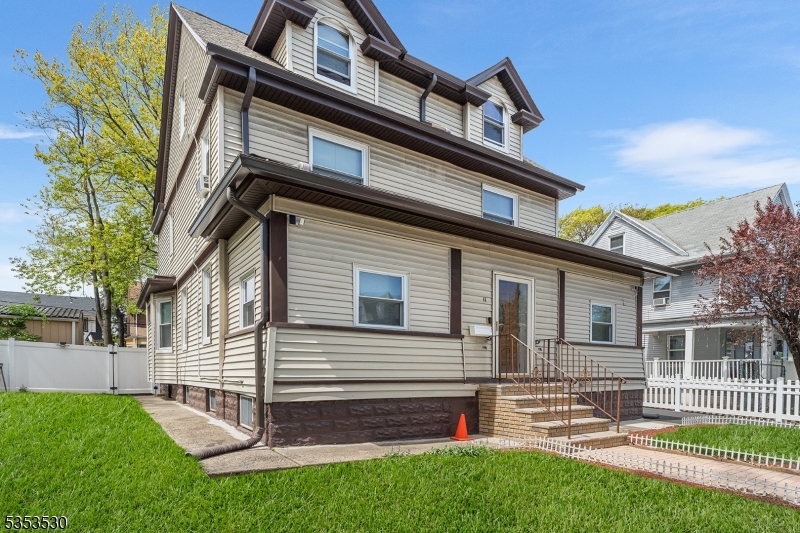 11 N 21St St